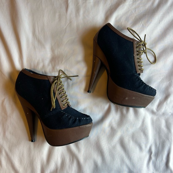Charles Albert Navy & Brown Platform Lace-Up Heels – Size 6 - Picture 1 of 8